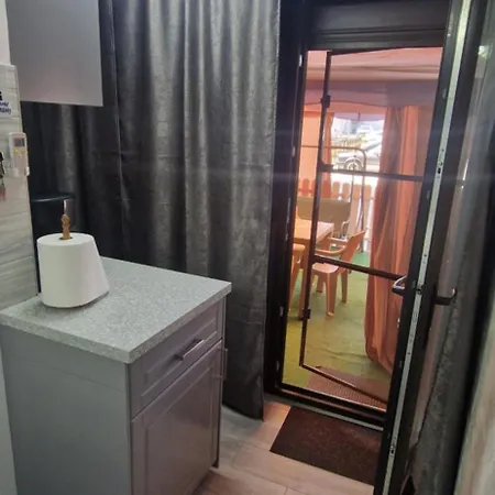 Apartman Garsoniera Complex Alfa&beta La Parter Cu Terasa